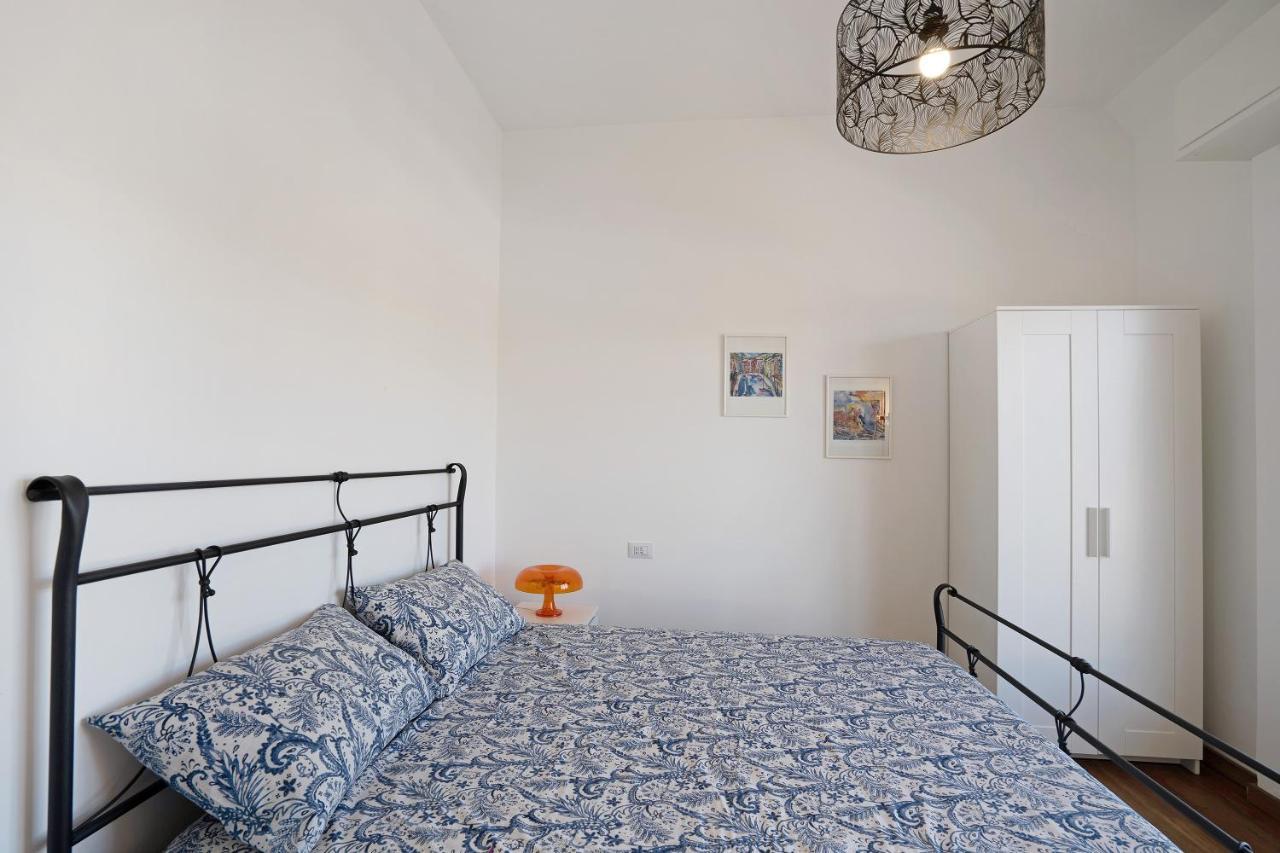 La Casa Del Riccio Apartment Arona Luaran gambar